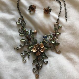 Vintage Floral Necklace and Earring Set